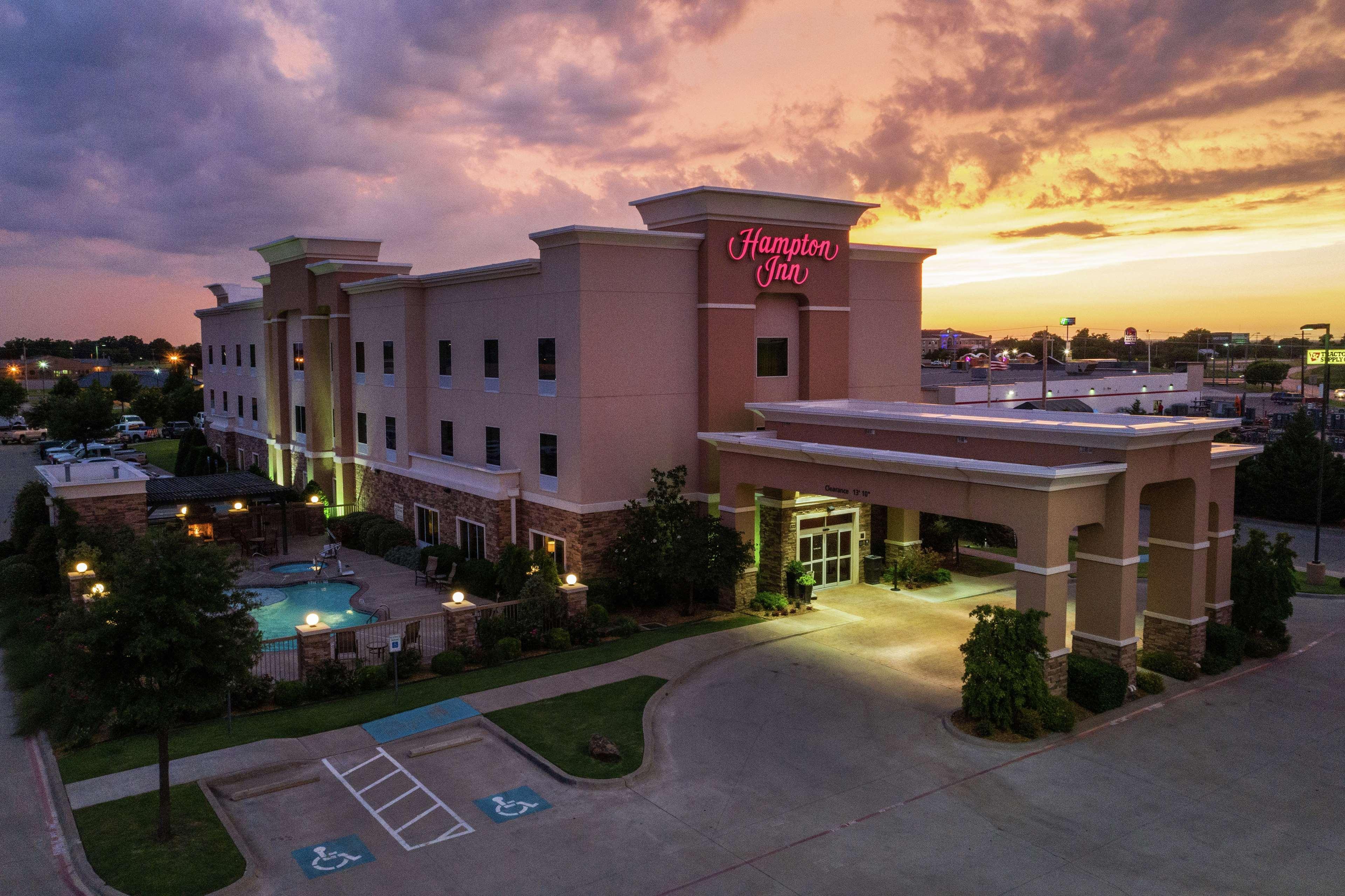 Hampton Inn Vernon Exterior foto