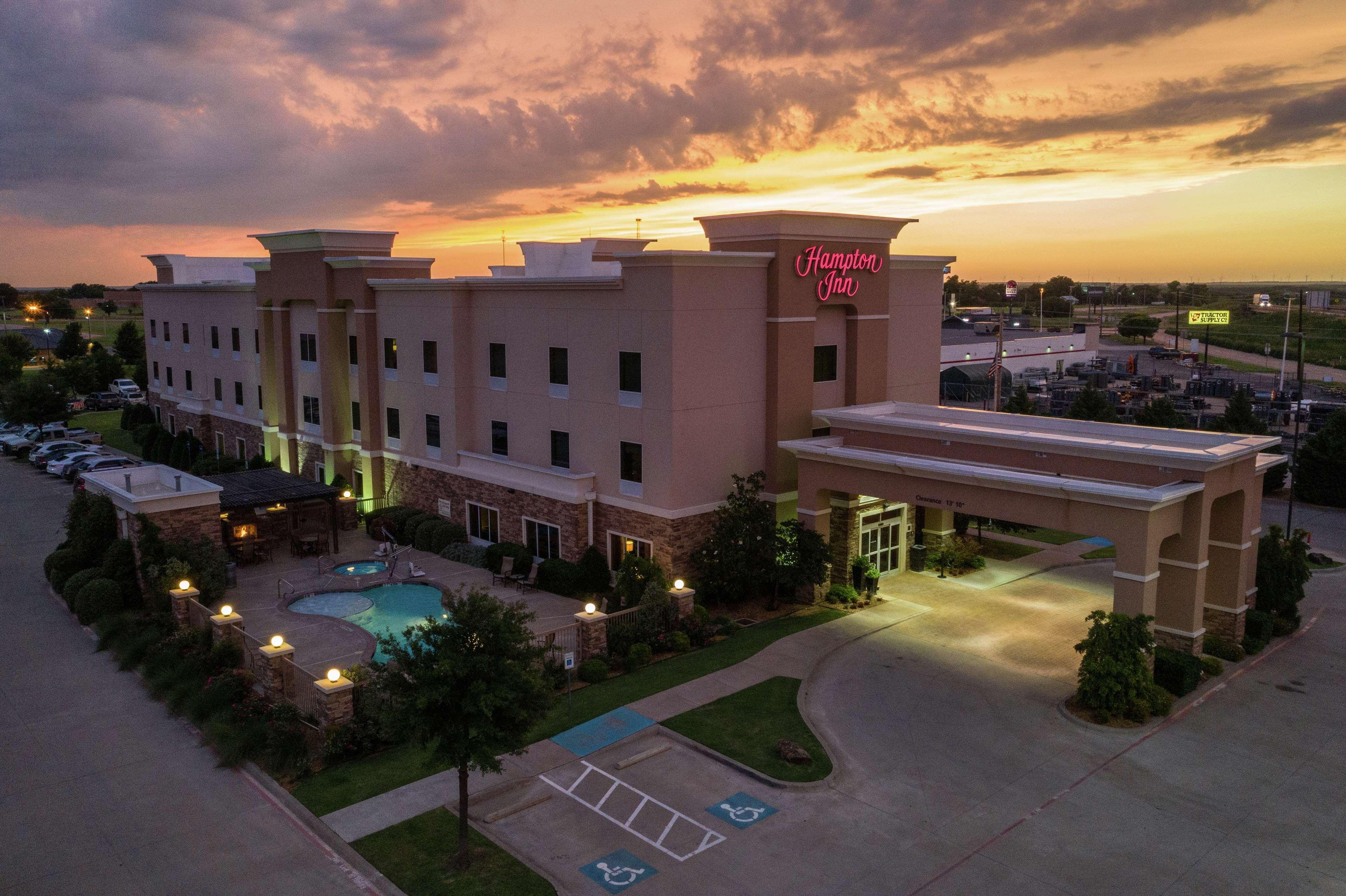 Hampton Inn Vernon Exterior foto